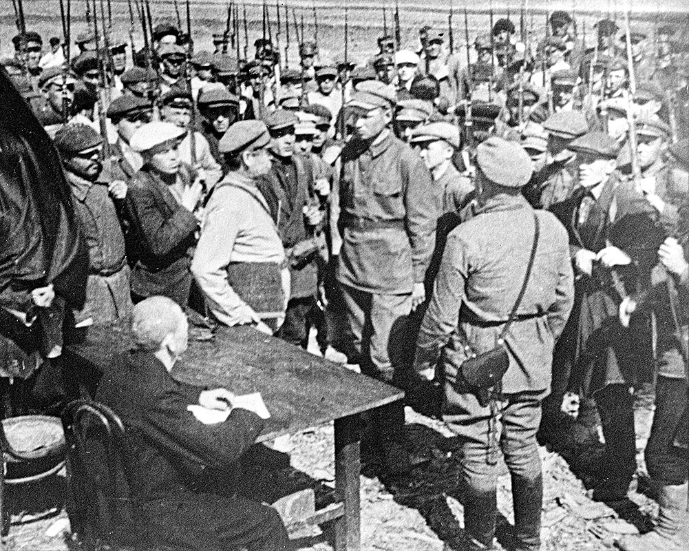 Запись добровольцев в красную армию 1918 год