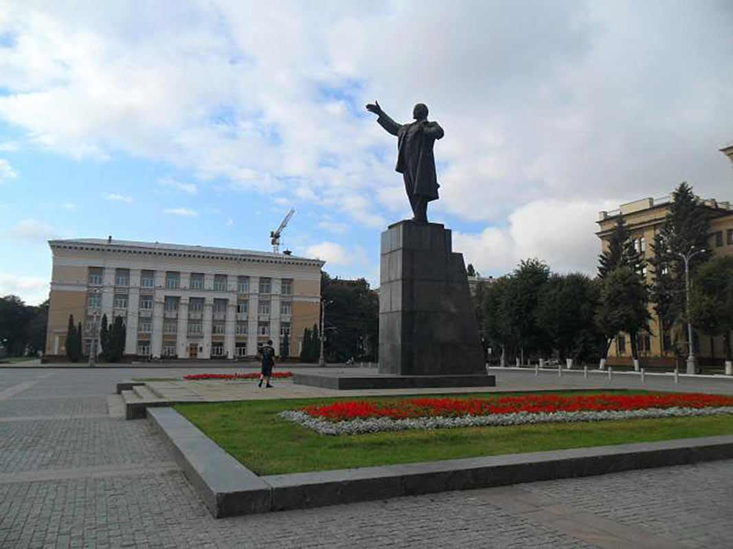 Площадь ленина воронеж фото. Памятник Ленину Воронеж. Памятник Ленину на площади Ленина Воронеж. Памятник Алёнкина Воронеж. Памятник Воронеж площадь Ленина Воронеж.