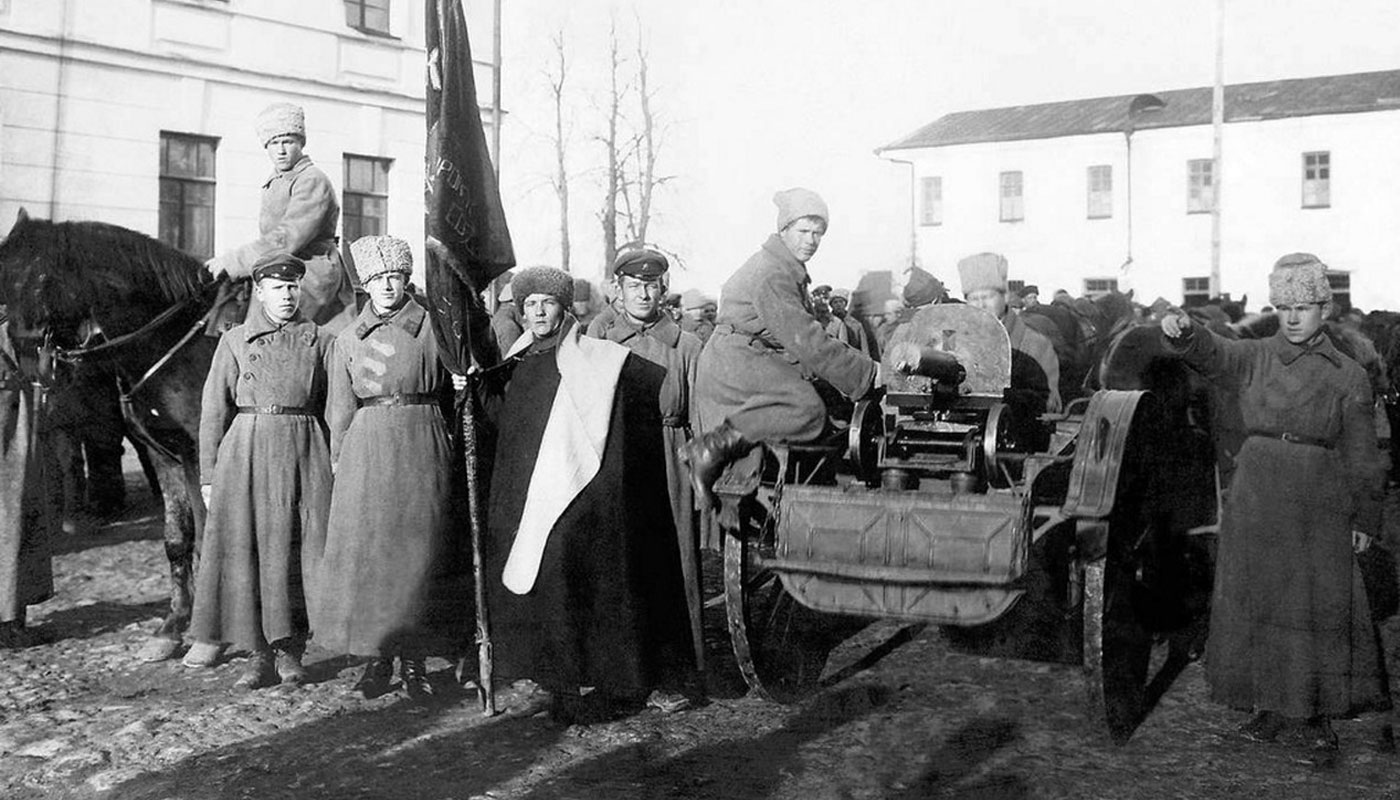 Фотография была сделана в первые годы советской власти 1917 1920 экономическая